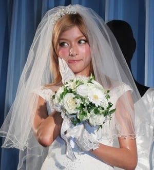 ローラ 恋愛の悩みを告白 高校生の時からずーっとない マイナビニュース