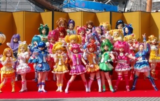 プリキュアオールスターズ28人がひな飾りに! 福圓美里は熊田聖亜の演技に涙