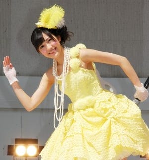 AKB48渡辺麻友、初ソロライブで「みなさんのハートを撃ち抜いて虜にします｣