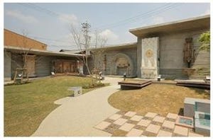 日本の建築を彩ったテラコッタを屋外展示でも紹介するミュージアム開設