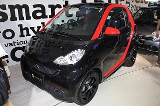 スマート、ターボモデルに赤・黒のコントラストが引き立つ特別仕様車発売