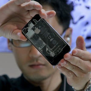 ワイヤレスジャパン2012 - modcrewがiPhoneの防水加工技術を紹介、水没デモも実施