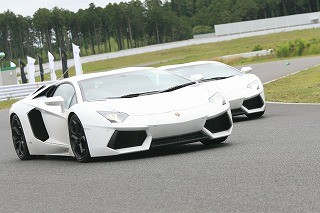 ランボルギーニ「アヴェンタドール LP 700-4」試乗会で"究極の走り"を体感