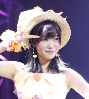 指原莉乃「ゆび祭り」にアイドル86人が集結! "あやや"もサプライズで登場