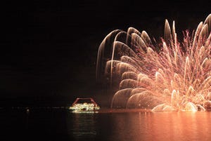鹿児島の24時間運航桜島フェリーが夏の夜は「桜島納涼観光船」に変身