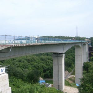 新東名「青木川橋」つながる - 長さは愛知県内最大級、高さも高層ビル並み