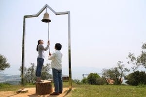 「恋人の聖地」岡山県牛窓オリーブ園の幸福の鐘を鳴らしませんか？