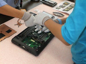 マウスコンピューター、飯山工場でBTOの楽しさも再現した親子組み立て教室