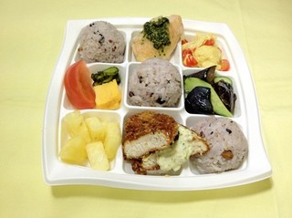 新宿で大人気！ワンコインでオフィスまで届く「フレンチ弁当」が好調