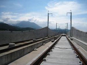 今年で最後!　新潟県糸魚川市で北陸新幹線高架橋を歩く特別な体験ができる