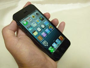 iPhone 5の薄さ軽さの秘密を探る、実機に触れながら"らしさ"も考えた
