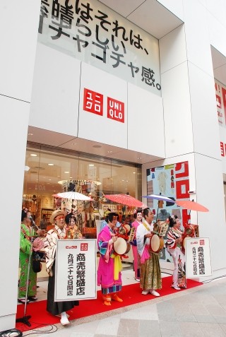 東京･新宿の新名所、ビックカメラ×ユニクロの協業店「ビックロ」オープン