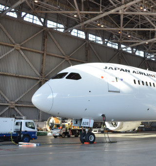 JAL×ジブリ特別デカール機がお披露目 - 鈴木敏夫氏、新作は「飛行機がいっぱい出てくる映画」と明かす