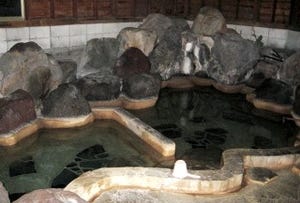 大分県別府にて、競輪場やお寺でひとっ風呂?　別府のユニーク温泉