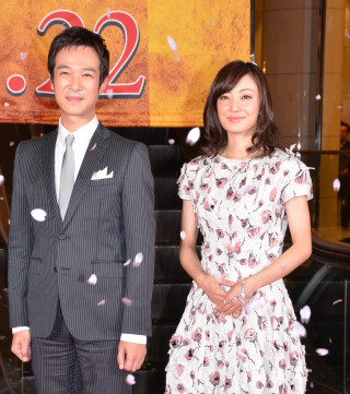 堺雅人、初共演の菅野美穂を「危険な甘い香りがする花のよう」と絶賛