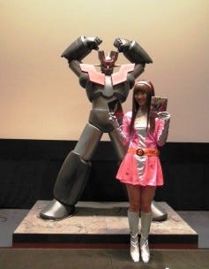 マジンガーZ』生誕40周年イベントに弓さやかコスプレのAKB48田名部が
