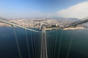 兵庫県神戸・明石海峡大橋で空中300メートルの恐怖体験はいかが?
