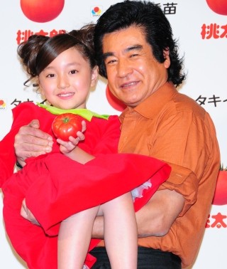 藤岡弘、、谷花音にデレデレ「こんな可愛い子がいたらたまらない」