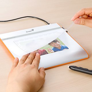 サンワダイレクト、初心者でも手軽に扱える低価格な小型ペンタブレット