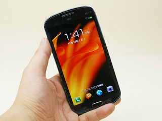 ついに発売開始!! au版GALAXY S III「Progre SCL21」をチェック | マイナビニュース