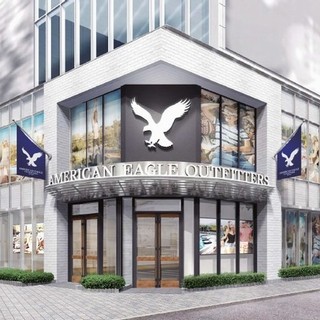 「AMERICAN EAGLE OUTFITTERS」が「池袋スクエア」に国内最大旗艦店を出店