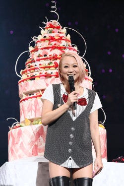 倖田來未 30歳誕生日に初武道館ライブ こんなに幸せで良いんかな と号泣 マイナビニュース