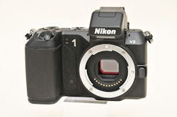 野心的進化を遂げたミラーレス一眼 - 「Nikon 1 V2」実機レビュー