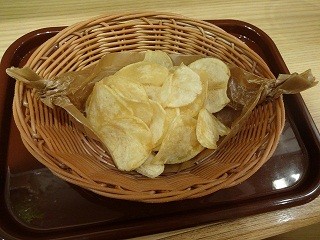 カルビー監修の揚げたてポテチ「モスじゃがチップス」を食べてみた