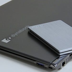 Ultrabookのモバイル使いにおすすめ - 500GBでスリムな東芝の外付け型ポータブルHDD「CANVIO SLIM」
