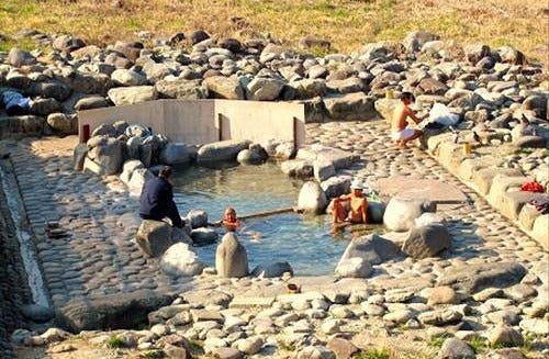 岐阜県の下呂温泉にはものすごく開放的な無料露天風呂がある マイナビニュース