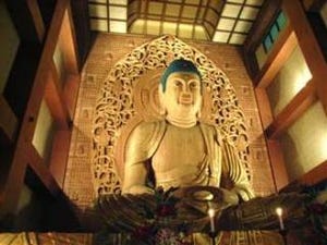 鎌倉でも奈良でもない!　日本一の巨大木彫大仏は福岡県博多にあった!