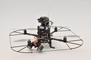 セコムが世界初、民間防犯用の自律型小型飛行監視ロボットを開発