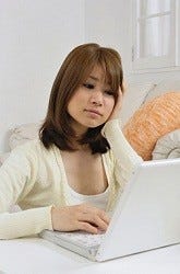 元カレに未練がある女性の行動とは 電話をワン切り Snsで追跡 マイナビニュース