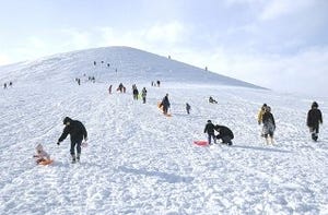 北海道札幌の公園は冬季スキーゲレンデと化す!?