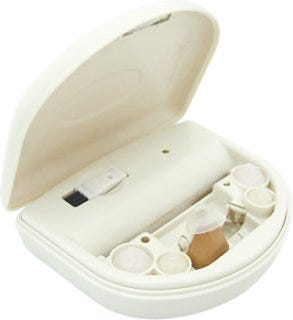 ケンコー・トキナー、充電式で6～10時間使用できる軽量タイプの補聴器