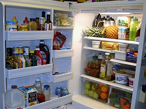 冷蔵庫のニオイを、身近なもので消臭したい　　