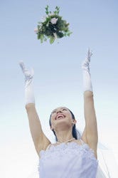 結婚式で見た地域性 名古屋で屋根の上から菓子まき 沖縄でエイサー マイナビニュース