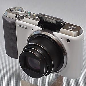 実用性抜群の光学18倍ズームとトリプルショットが楽しい - カシオのコンパクトデジタルカメラ「EXILIM EX-ZR700」