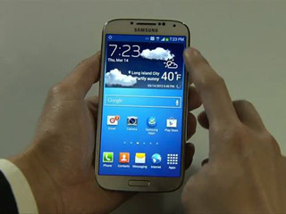 「GALAXY S 4」は乗り換えるに値する端末か - iPhone 5との比較で考える