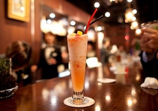 福岡県博多で大人の夜遊びを1万円で! 「はしご酒パック」はラーメンで〆る