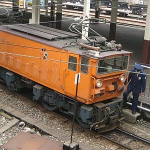 富山県の黒部峡谷鉄道、気温上昇で全線営業運転開始日を繰り上げ