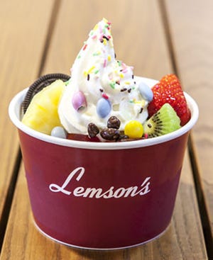 好みのアイスが自由に作れる!　三重県と静岡県に「レムソンズ」登場