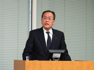 KDDI田中社長「最重要課題として信頼回復に努めたい」 - 決算会見で連続して発生した通信障害について説明