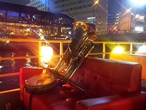 大阪府で、ジャズ演奏と観光を楽しむ"ジャズボート"運行。演奏参加も可能!
