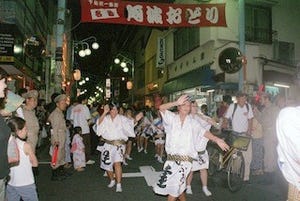 東京都・下北沢で「下北沢一番街 阿波おどり」を開催 -12連が参加