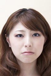 男性がドン引きした女性の涙 嘘泣き 仕事中 メイクが流れて汚い マイナビニュース