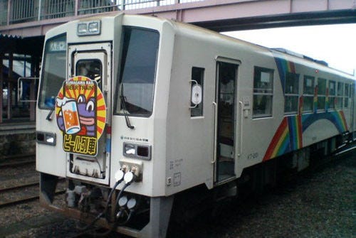 今年がラスト ビール飲み放題鉄道の旅 納涼ビール列車 くま川鉄道 マイナビニュース