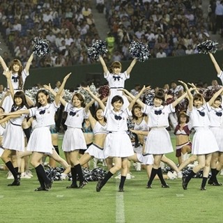 乃木坂46、新曲で140名のチアリーダーとコラボ! 白石麻衣「緊張しま 乃木坂46、新曲で140名のチアリーダーとコラボ! 白石麻衣「緊張しま