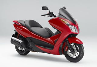 ホンダ 新開発250ccエンジン搭載の軽二輪スクーター フォルツァ Si 発表 マイナビニュース