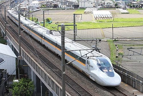 山陽新幹線の新神戸 岡山 広島 小倉駅ホームで 喫煙ルーム 供用開始 マイナビニュース